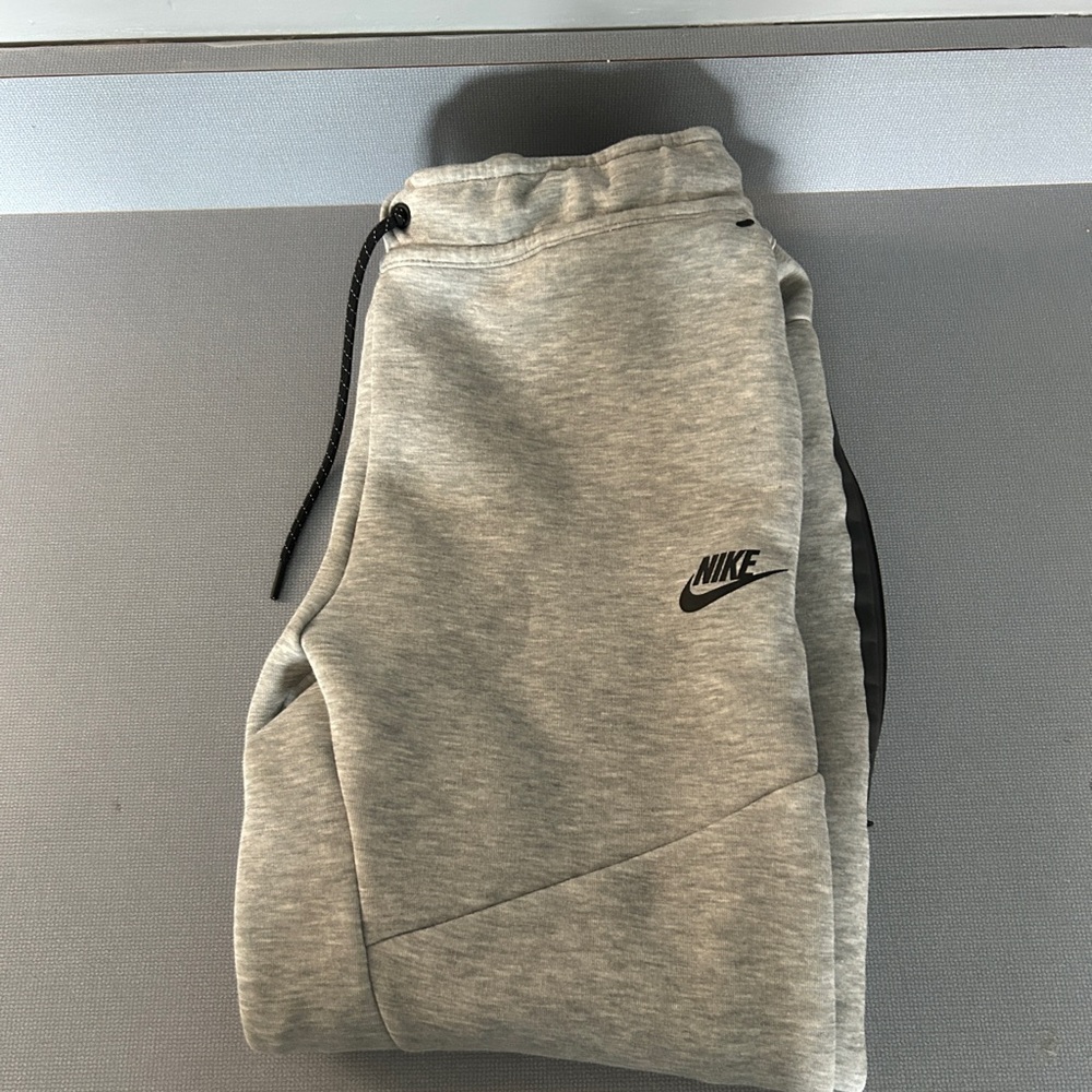 Nike youth Xl tech pants